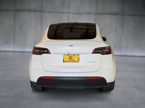 Used 2023 Tesla Model Y Long Range image 4