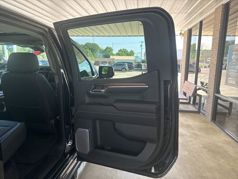 Used 2024 GMC Sierra 1500 Denali w/ Technology Package AWD/4WD image 26
