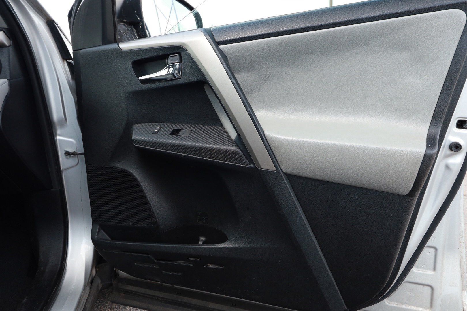 Used 2014 Toyota RAV4 XLE FWD image 28