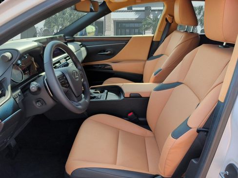 Used 2024 Lexus ES 350 w/ Premium Package FWD image 11