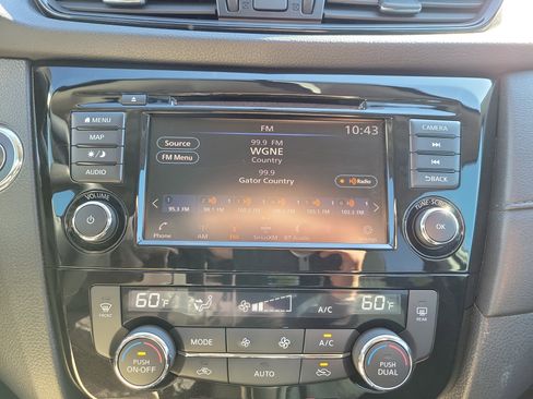 Used 2018 Nissan Rogue SV w/ Premium Package image 34