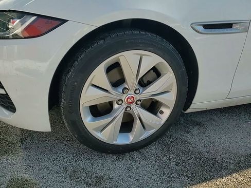 Used 2020 Jaguar XE S image 15