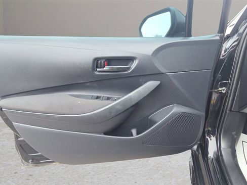 Used 2025 Toyota Corolla LE image 25