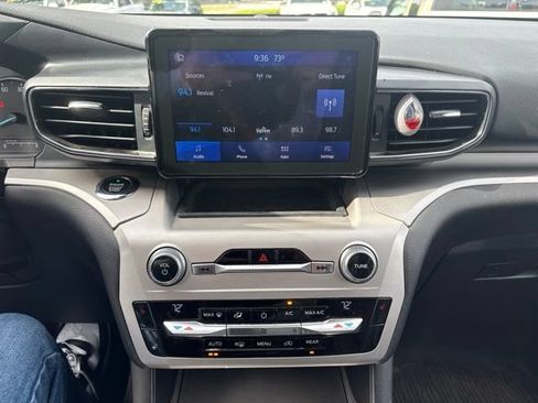 Used 2021 Ford Explorer XLT w/ Equipment Group 202A AWD/4WD image 15