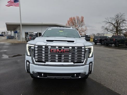 New 2026 GMC Sierra 3500 Denali w/ Denali Reserve Package image 3