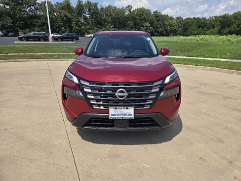 New 2026 Nissan Rogue SV w/ Cold Weather Package AWD/4WD image 7