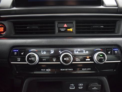 Used 2025 Honda Pilot Elite image 29