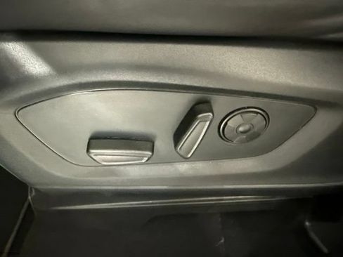 Used 2022 Ford Explorer Platinum w/ Equipment Group 601A AWD/4WD image 21