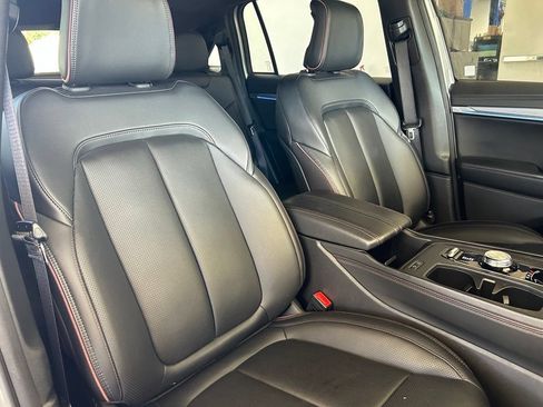 Used 2024 Jeep Wagoneer Launch Edition AWD/4WD image 25