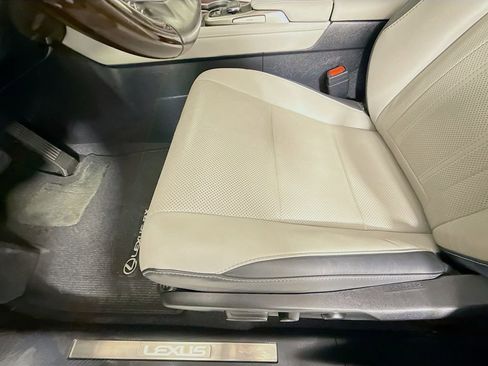 Used 2018 Lexus RX 450hL Premium image 19