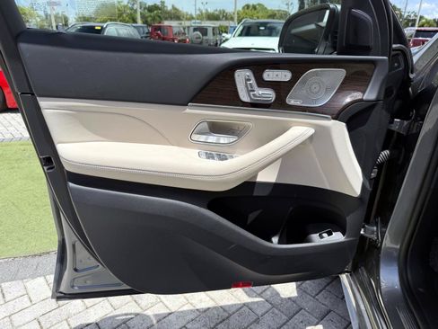 Certified 2026 Mercedes-Benz GLS 450 4MATIC image 18