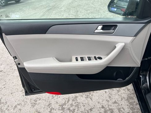 Used 2017 Hyundai Sonata SE FWD image 16