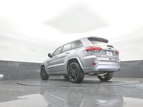 Used 2020 Jeep Grand Cherokee Altitude AWD/4WD image 38