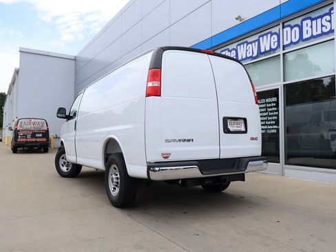 New 2026 GMC Savana 2500 w/ Enhanced Convenience Package RWD image 27