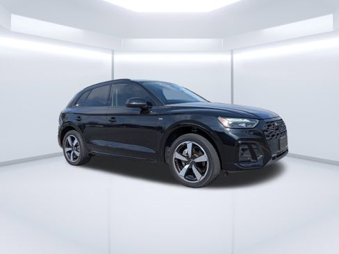 Certified 2023 Audi Q5 2.0T Premium Plus w/ Premium Plus Package image 1