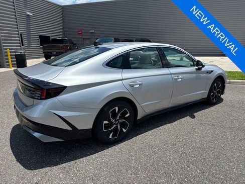 Used 2025 Hyundai Sonata SEL FWD image 6