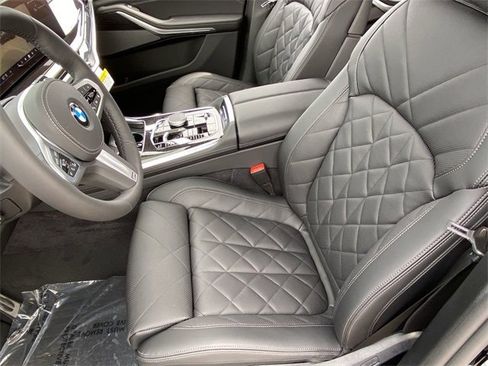 New 2025 BMW X7 xDrive40i w/ M Sport Package image 19