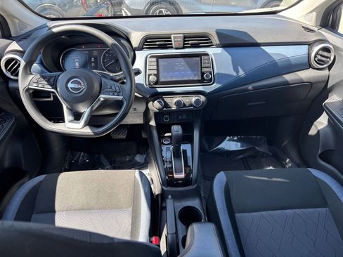 Used 2025 Nissan Versa SV FWD image 31