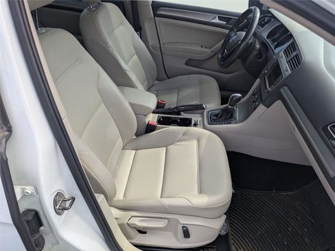 Used 2016 Volkswagen Golf SE w/ Lighting Package FWD image 17