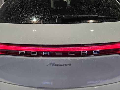 Used 2024 Porsche Macan image 15
