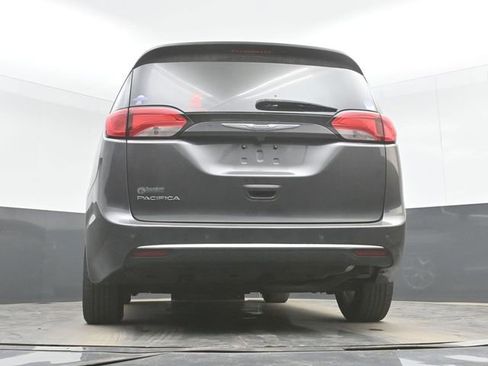 Used 2017 Chrysler Pacifica Touring-L Plus w/ Tire & Wheel Group FWD image 32