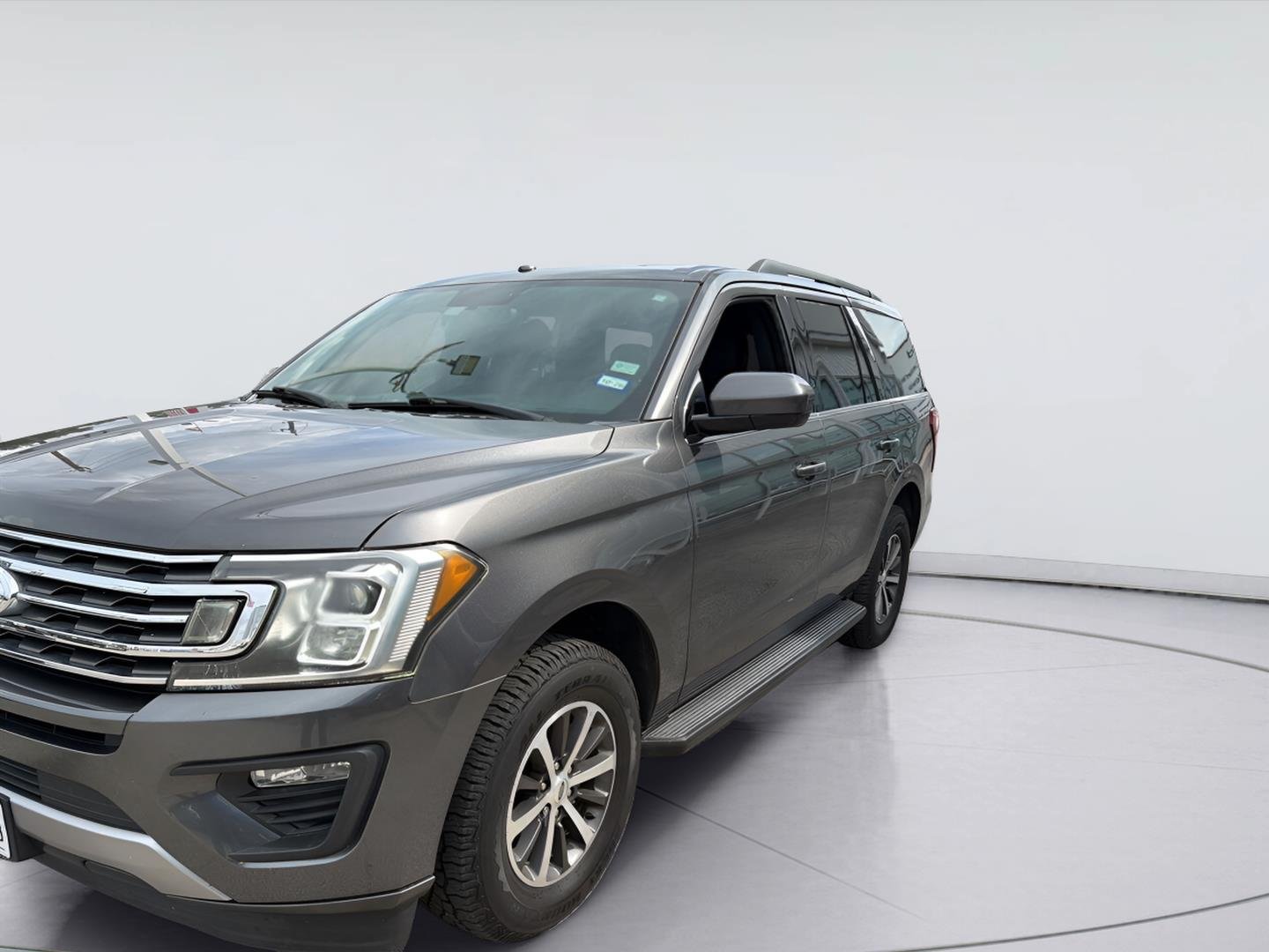 Used 2019 Ford Expedition XLT RWD image 1