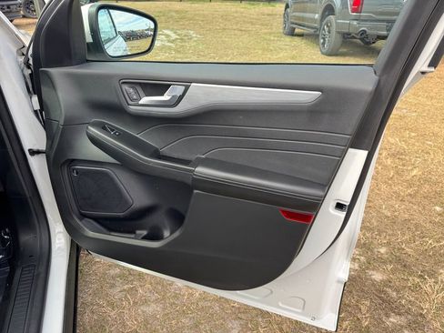 Certified 2024 Ford Escape Platinum w/ Premium Technology Package image 21