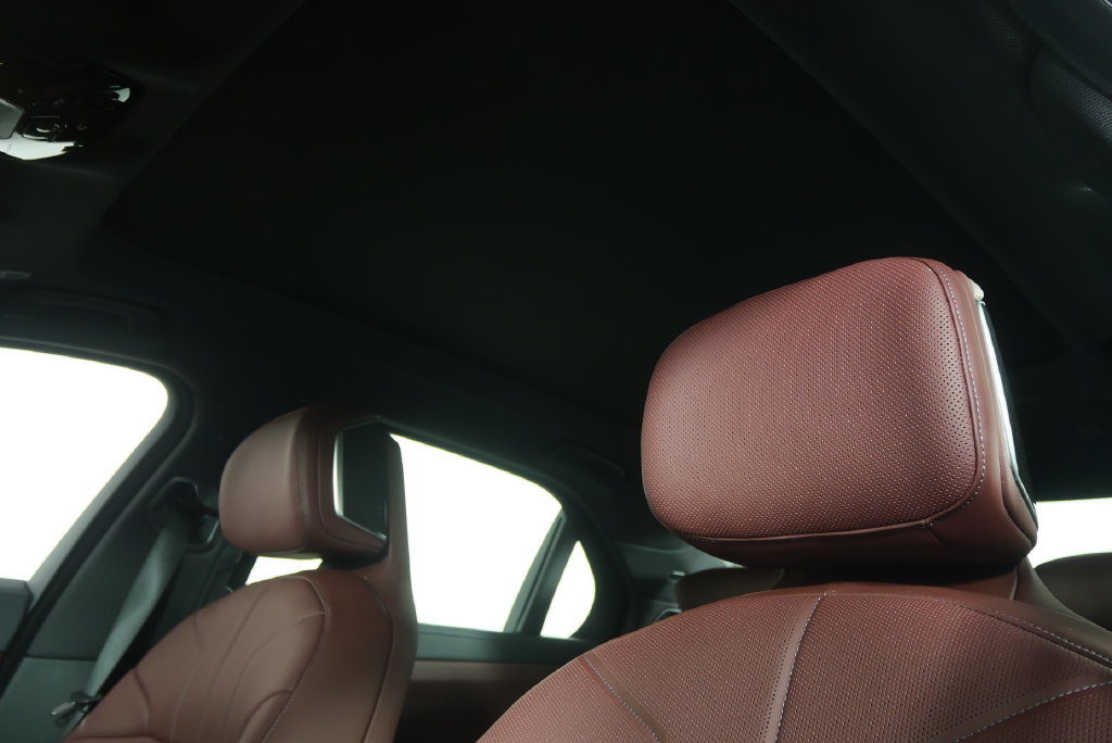 Used 2026 BMW i7 eDrive50 w/ Premium Package RWD image 11