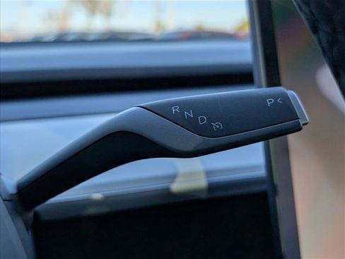 Used 2025 Tesla Model Y Performance image 12
