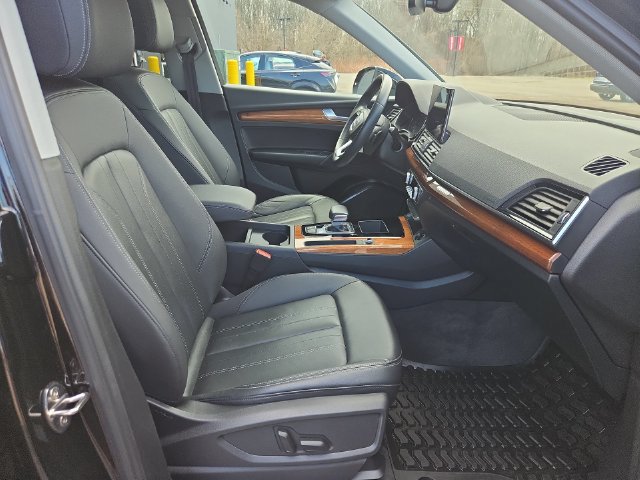 Used 2023 Audi Q5 2.0T Premium w/ Convenience Package AWD/4WD image 26