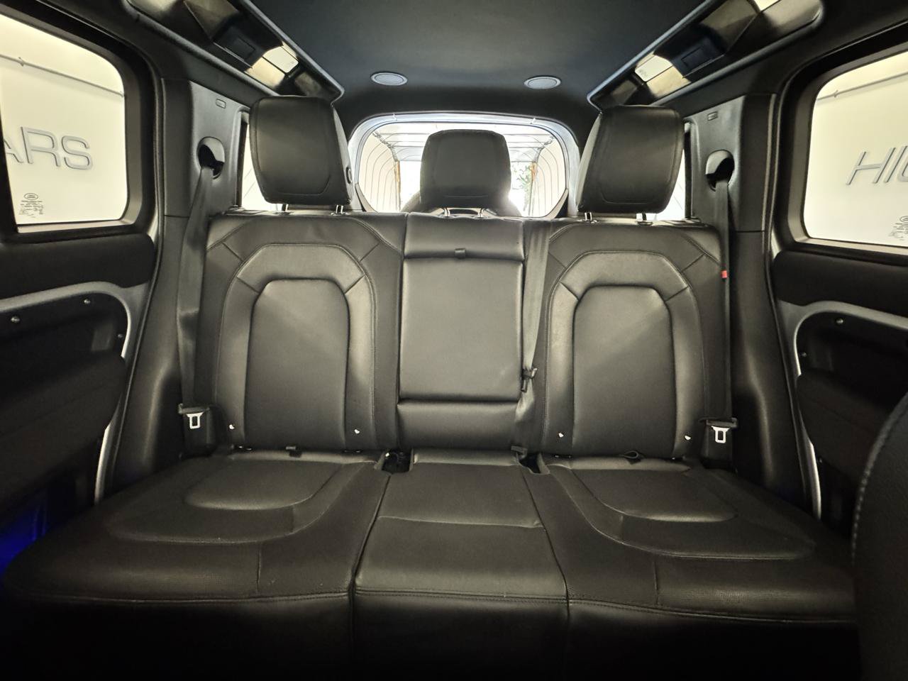 Used 2023 Land Rover Defender 110 X-Dynamic SE AWD/4WD image 37