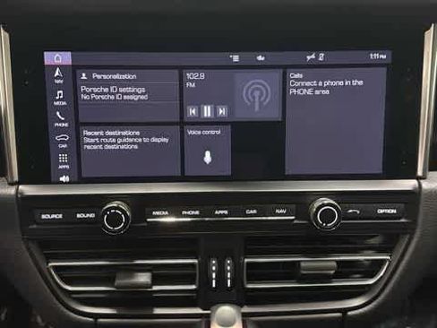 Used 2021 Porsche Macan AWD/4WD image 18