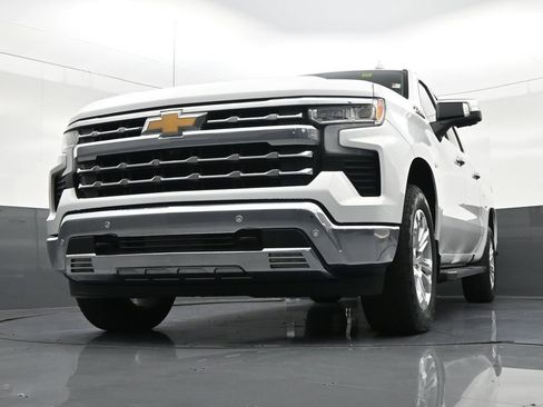 Used 2022 Chevrolet Silverado 1500 LTZ w/ Z71 Off-Road Package image 31