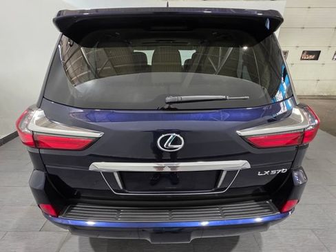 Used 2018 Lexus LX 570 4WD w/ Luxury Package image 4