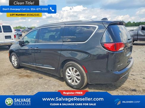 Used 2018 Chrysler Pacifica Touring-L FWD image 3