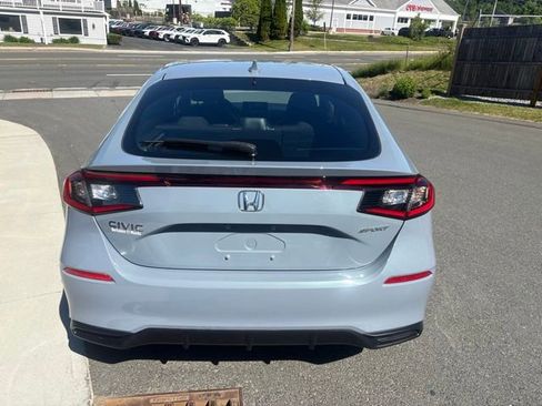 Used 2023 Honda Civic Sport image 6