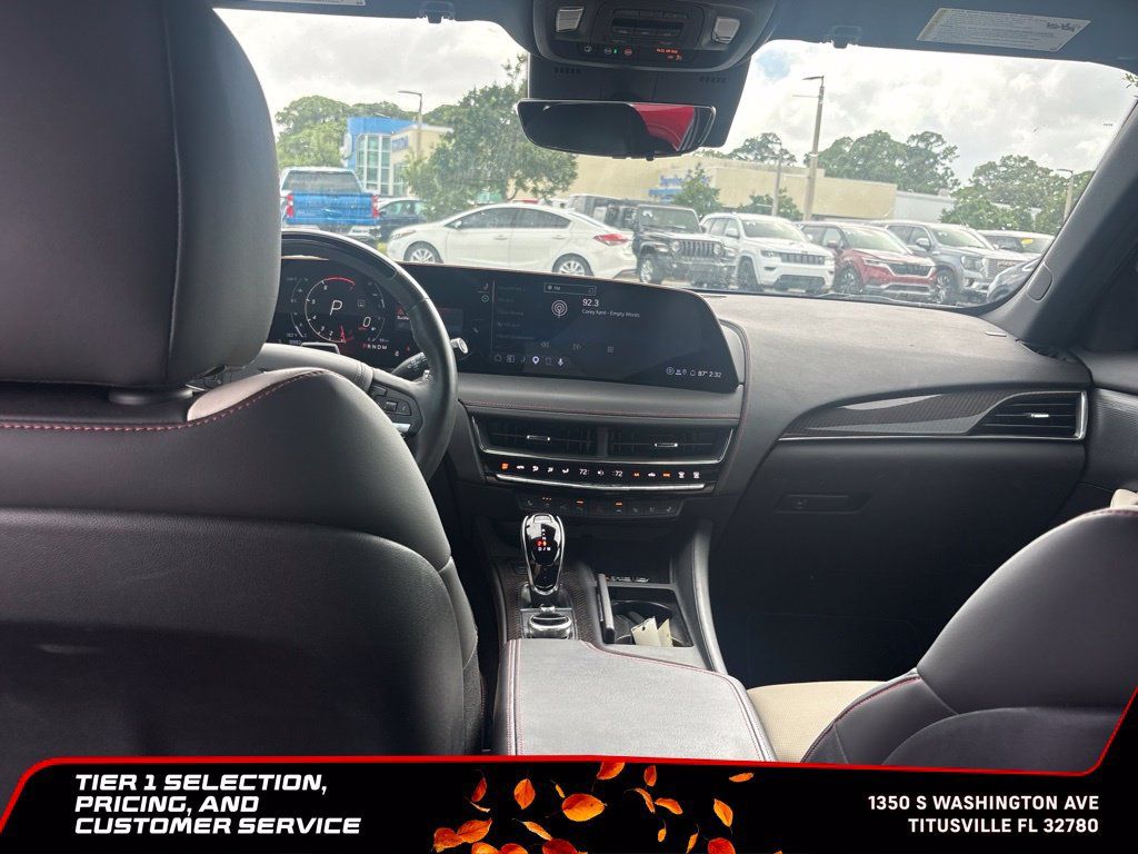 Used 2025 Cadillac CT5 V w/ Technology Package RWD image 9