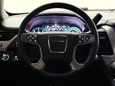 Used 2019 GMC Yukon Denali w/ Denali Ultimate Package AWD/4WD image 33