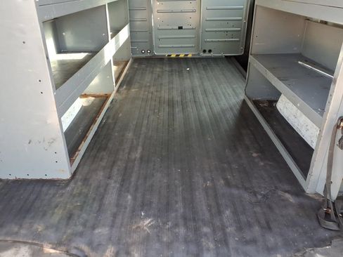 Used 2015 Chevrolet Express 2500 RWD image 14