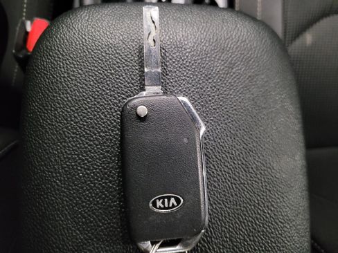 Used 2019 Kia Forte LXS FWD image 32