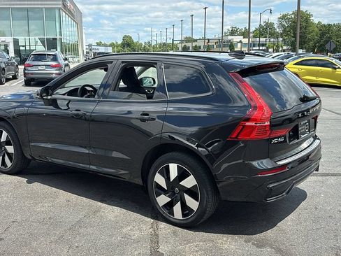 Certified 2025 Volvo XC60 T8 Plus w/ Protection Package Premier AWD/4WD image 4