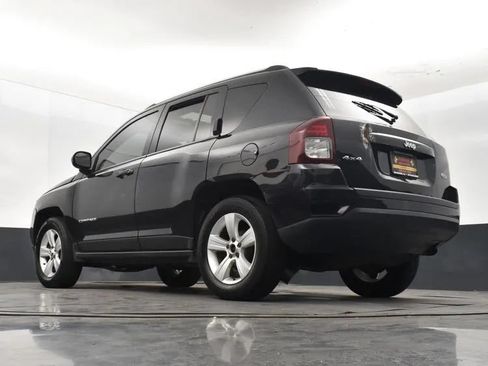 Used 2014 Jeep Compass Latitude w/ Sun/Sound Group AWD/4WD image 12