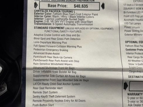 Used 2023 Chrysler Pacifica Touring-L FWD image 37
