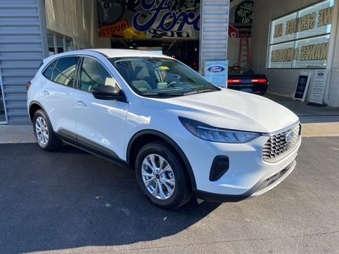Used 2023 Ford Escape Active image 4