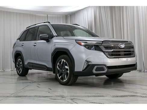 Used 2025 Subaru Forester Limited image 2