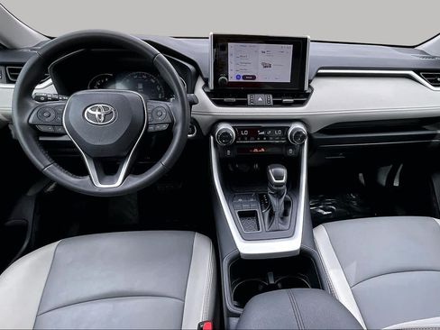 Used 2023 Toyota RAV4 XLE Premium FWD image 15