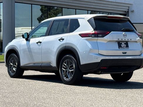 Used 2024 Nissan Rogue S FWD image 8