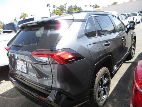 Used 2024 Toyota RAV4 SE w/ Weather & Moonroof Package AWD/4WD image 3