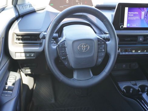 Used 2024 Toyota Prius XLE AWD/4WD image 17
