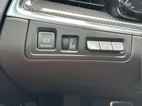 Used 2024 Cadillac XT5 Sportv w/ Technology Package AWD/4WD image 29